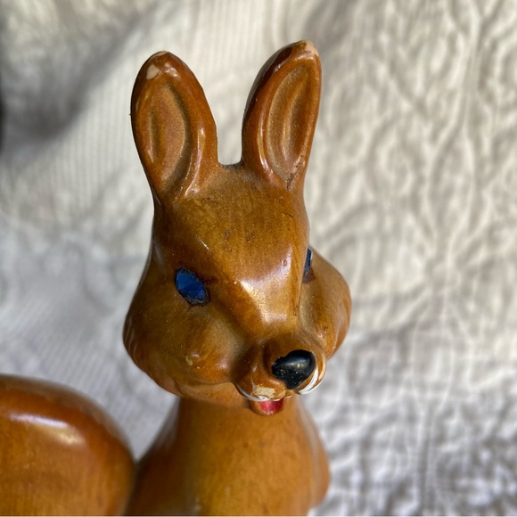 Cheerful little vintage chipmunk. This item is a family heirloom. - Picture 6 of 6